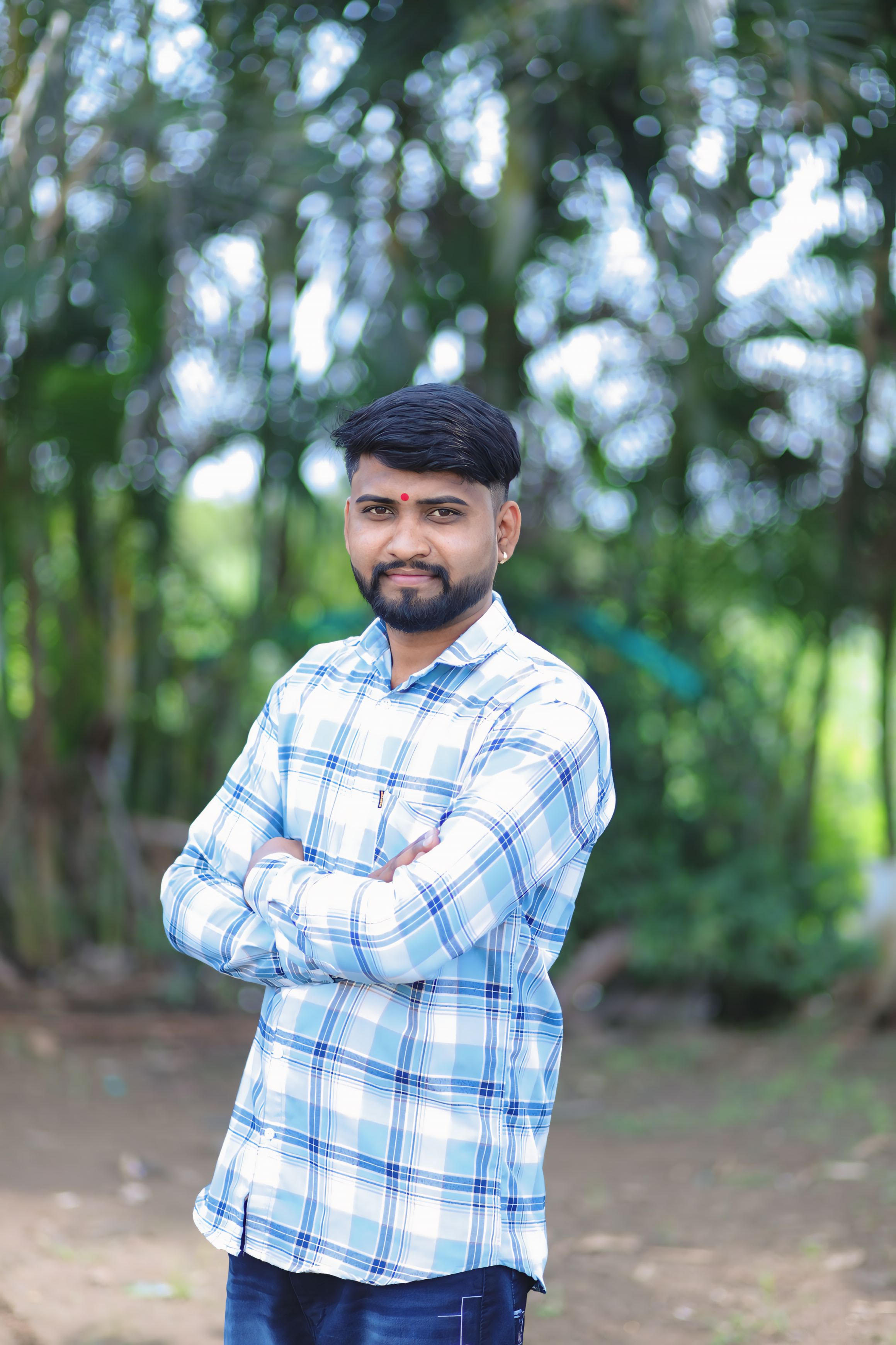 Click to see detail about Mr.  More