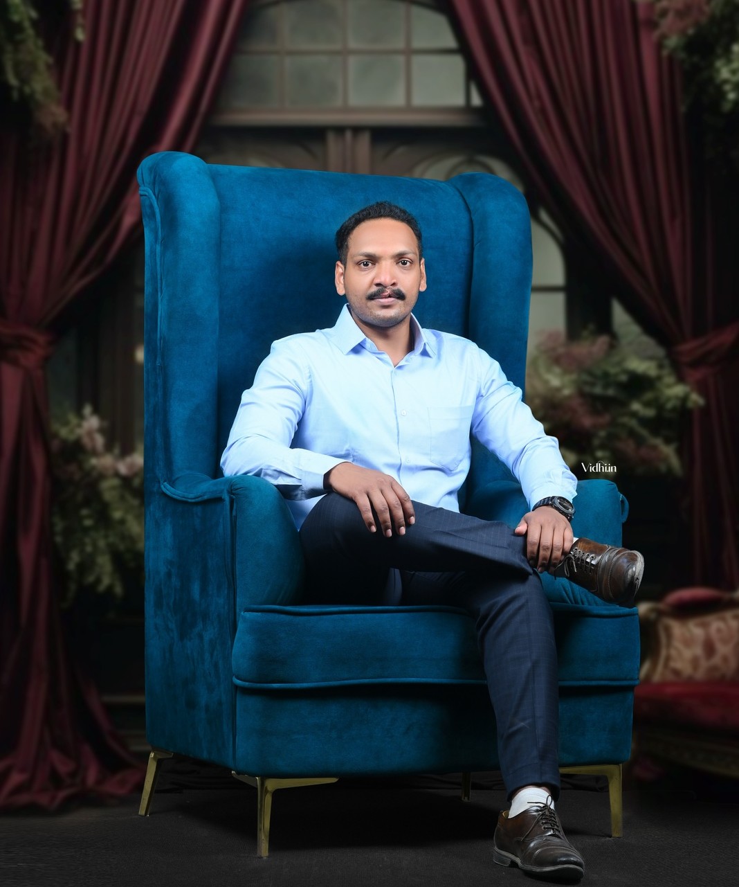 Click to see detail about Mr.  Chavan