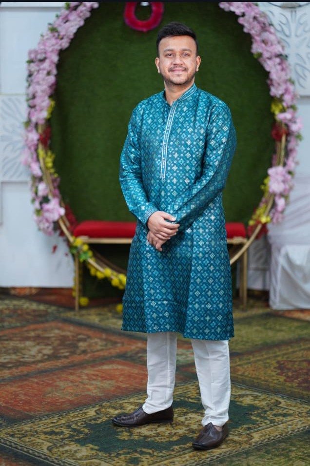 Click to see detail about Mr.  Sakpal