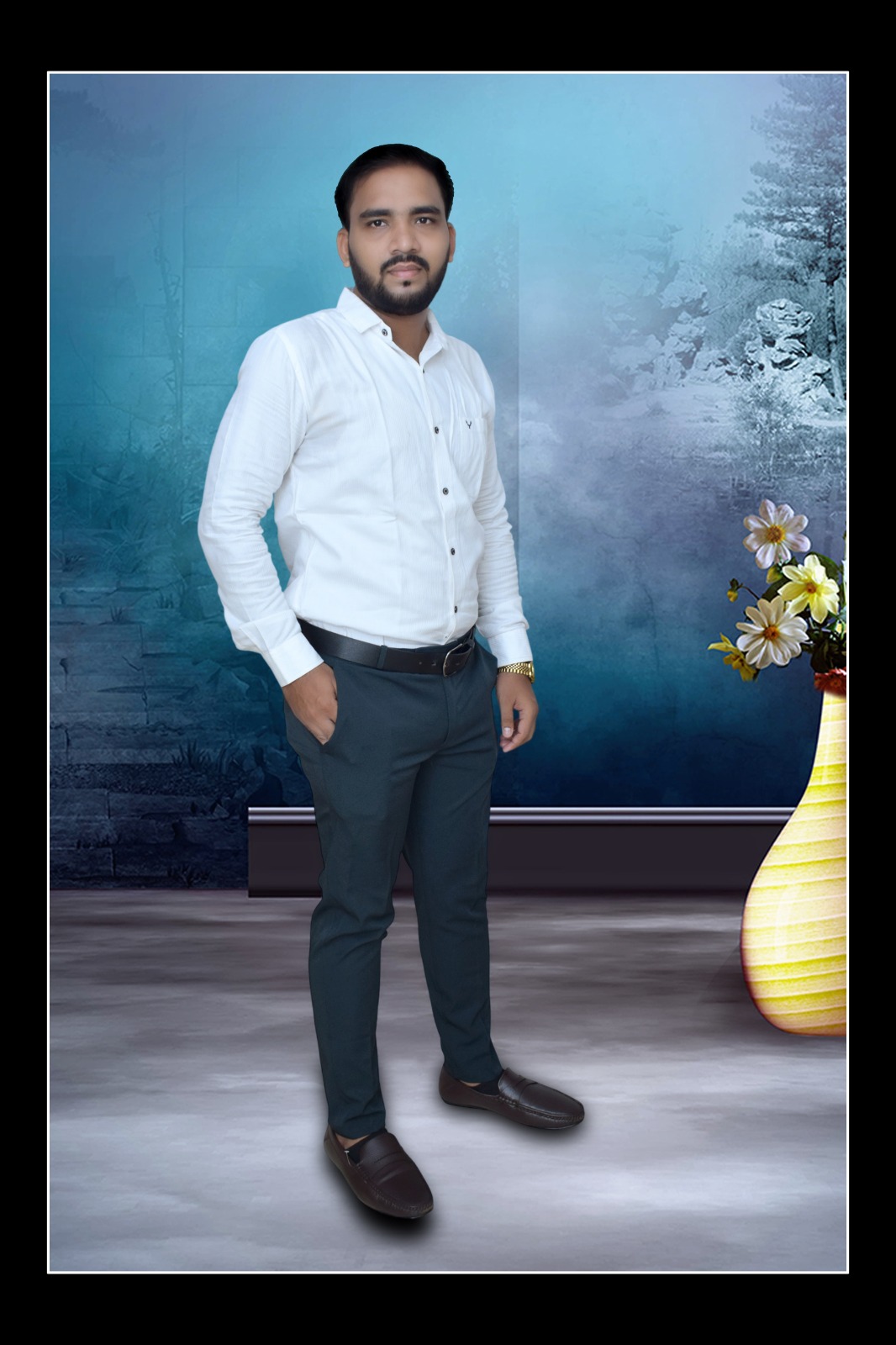 Click to see detail about Mr.  Salunkhe